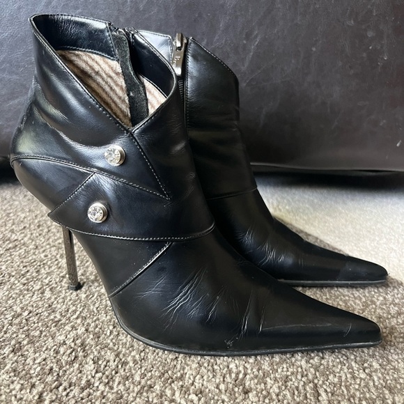 bruno cantini Shoes - Bruno Cantini Black Leather Narrow Point Zip-up Booties 2 Crystal Accents - 35